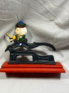 Żeliwny dziadek do orzechów