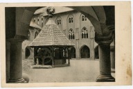 MALBORK - ZAMEK KRZYŻACKI DZIEDZINIEC STUDNIA