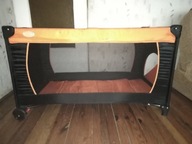 Łóżeczko turystyczne dziecięce.