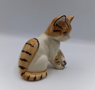 Skromny kotek pręgowany rudy z porcelany sygnowany ROYAL KERAMIEK 9 cm