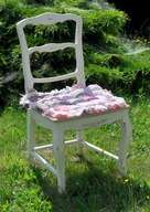 Poduszka na Krzesło Pikowana Wiązana Falbanka 45cm