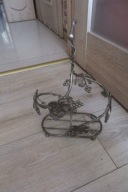 STOJAK DEKORACYJNY ZDOBIONY NA DWIE BUTELKI