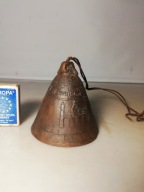 Dzwonek 40 LAT PIWNICY POD BARANAMI PIOTR SKRZYNECKI kamionka? 9 cm x 9 cm