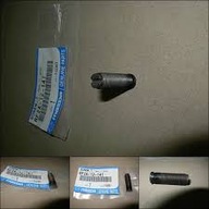 RF2A-12-141 RF2A12141 ŚRUBA REGULACYJNA ZAWORU MAZDA ORYGINAŁ FV