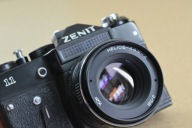 Aparat Zenit 11 - kultowa lustrzanka PRL z obiektywem HELIOS