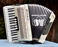 Akordeon Walther Pirat 72 SI . 3 chóry 72 basy