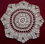 Serwetka obrusik dekoracyjny z złotym połyskiem średnica 50/60 cm