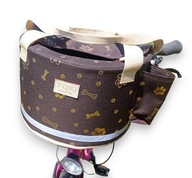 Brązowy koszyk w złote psie łapki na Kosz na rower super wycieczka z psem