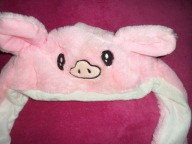 Czapka świnka z ruszajacymi się uszkami