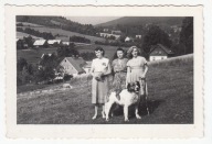 SZKLARSKA PORĘBA SPACER Z DUŻYM PSEM BERNARDYN OWCA PIES FOTO WCZASY