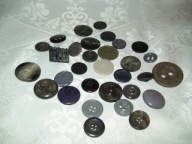 GUZIKI POPIELATE - DUŻE I ŚREDNIE RÓŻNE - 30 SZT.