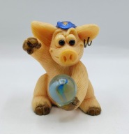 Świnka Wróżka ze szklaną kulą - figurka kolekcjonerska vintage - sygnowana