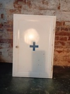 Stara metalowa apteczka prl vintage