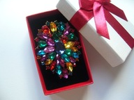 KOLOROWA BROSZKA ZAWIESZKA KRYSZTAŁKI + PUDEŁKO PREZENTOWE