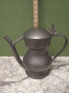 Stary dzbanuszek z cyny - sygnowany