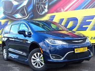 Chrysler Pacifica dla niepełnosprawnych, winda