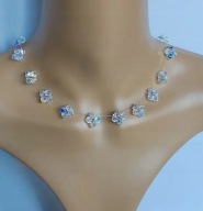 WISZĄCE DIAMENTY DIAMENTAMI NASZYJNIK ŁEZKI KORALE KORALIKAMI KULKI VINTAGE