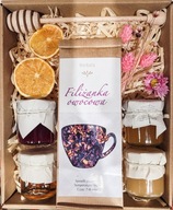 KOSZ PREZENTOWY Z HERBATĄ MIÓDEM KONFITURAMI UPOMINEK