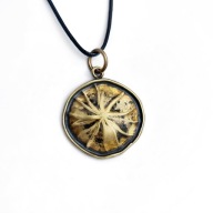 Etruskie słońce, potęga energii! Wisior z mosiądzu, jak stare złoto.