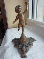 PODSTAWA PATERY PUTTO CHŁOPIEC Z UNIESIONĄ RĘKĄ