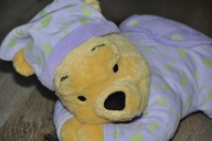 pluszak maskotka miś Kubuś Puchatek Disney świeci