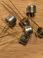 Tranzystor npn SF129B, 80 V. 0,5 A, 60 MHz