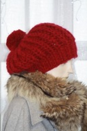 CZAPKA beret z pomponem RĘKODZIEŁO moher wisnia