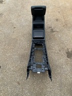 AUDI Q5 80A podłokietnik z tunelem i ładowarką podświetlany.