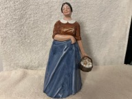 FIGURKA DAMY ROYAL DOULTON FARMER'S WIFE 1988