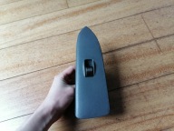 Panel przełącznik szyby prawy Mazda 323F GE4V684L1