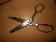 STARE SYGNOWANE NOŻYCZKI ZYGZAK