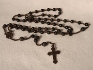 Stary różaniec z drewna