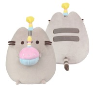 PUSHEEN MASKOTKA Z TORTEM W CZAPECZCE 27CM BIRTHDAY PARTY URODZINY KOTEK