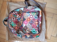 Plecak damski skórzany w kwiaty.