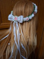 WIANEK KOMUNIJNY BIAŁO PUDROWY RÓŻ JAK ŻYWY REGULOWANY