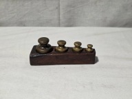 Stare odważniki mosiężne zestaw 2-20dkg w drewnianym etui