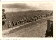 TRZECIA RZESZA -WEHRMACHT -OSTFRONT JEŃCY RADZIECCY -zdjęcie -mały format