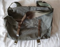 WOJSKOWA TORBA TRANSPORTOWA NA RAMIE.