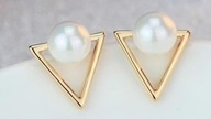 Trójkątne Kolczyki z Perłą
