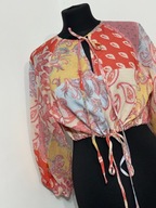 244 krótka kolorowa bluzka etno boho kolorowe wzory zwiewna kokardka Lara S