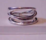 Nietuzinkowy, nieszablonowy srebrny pierścionek