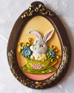 Jajko ozdobne z zajaczkiem w filiżance