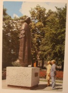 SŁUPSK. Pomnik Fryderyka Chopina ( 1976, proj. M. Welter ), CZYSTA