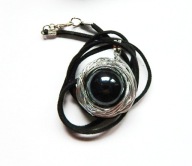 Czarna porcelana, ceramiczna kulka w drucie, oryginalny wisiorek