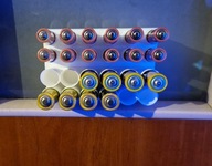 Koszyk na baterie AAA paluszki. Wiszący, przyklejany x 12szt.