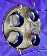 Zestawu czterech Mosiężno miedzianych filiżanek