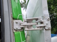 Mercedes SPRINTER 907 910 A9107406400 zawias drzwi prawych góra