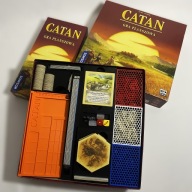 Insert do gry Catan z organizerami i miejscem na rozszerzenie dla 6 graczy