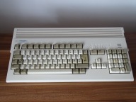 Komputer AMIGA 1200.