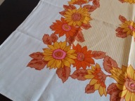 OBRUS LNIANY 131 / 127 cm.